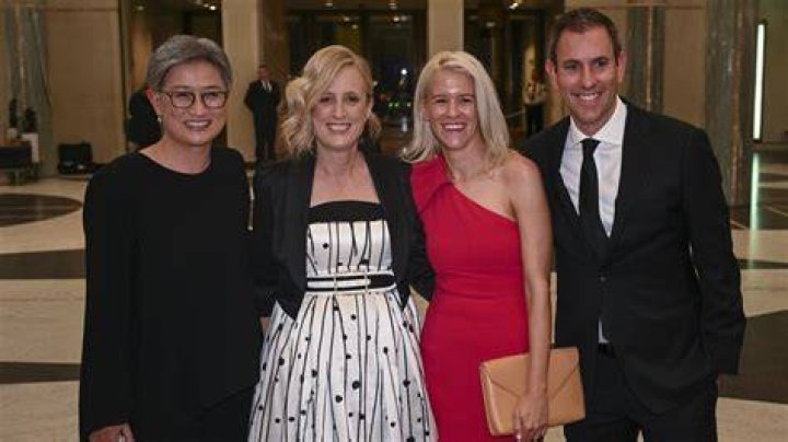 
Australian Politician Jim Chalmers Is A Married Man – He Has 3 Kids With Wife Laura Anderson 