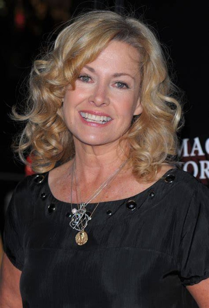 Catherine Mary Hicks Height, Weight, Net Worth, Age, Birthday, Wikipedia, Who, Instagram, Biography