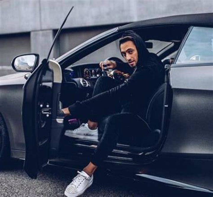 
Hakan Calhanoglu Height, Weight, Net Worth, Age, Birthday, Wikipedia, Who, Nationality, Biography 