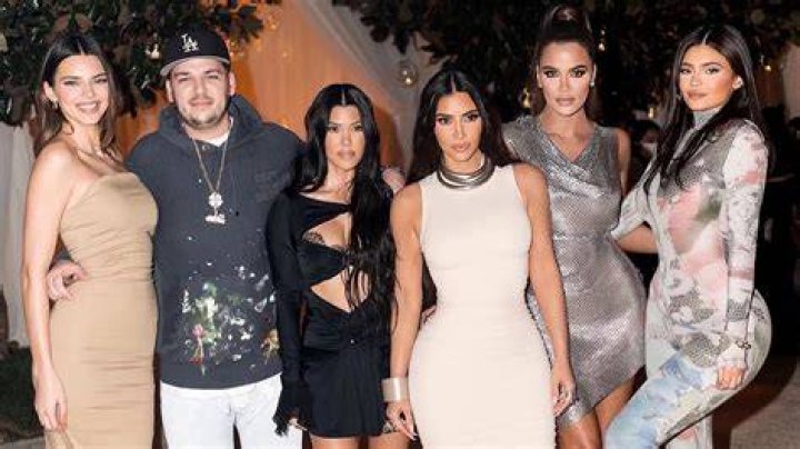 
Kardashian-Jenner Family Donates Food Items After Nonprofit Asks for Help Before Thanksgiving 