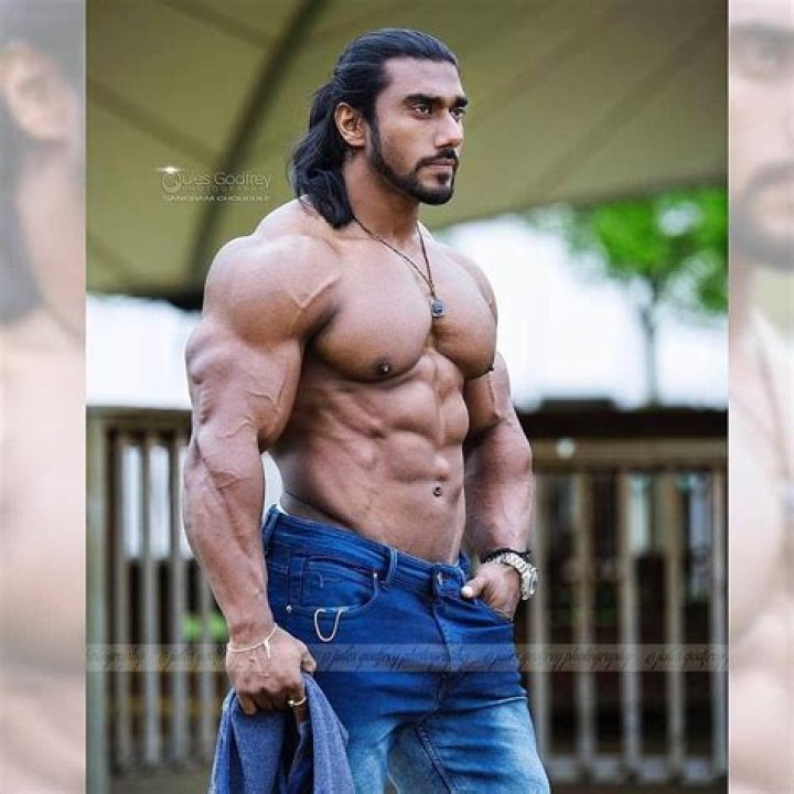 Raaj Kumar Height, Weight, Net Worth, Age, Birthday, Wikipedia, Who, Instagram, Biography