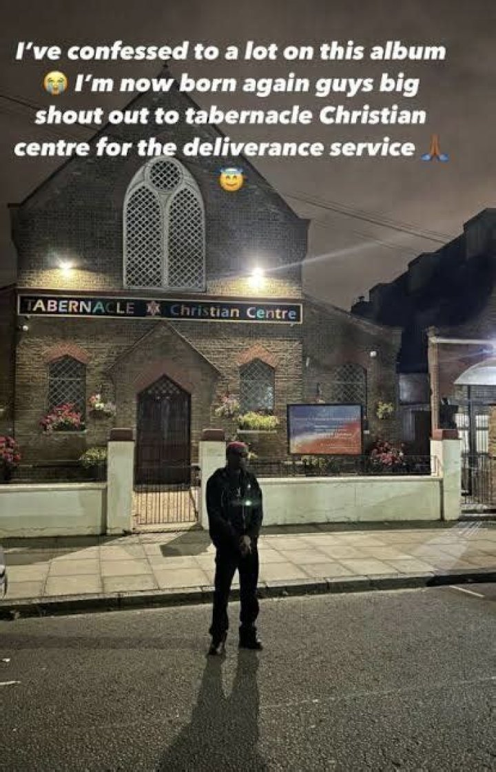 
Ruger in church for deliverance service, says he’s now born again 